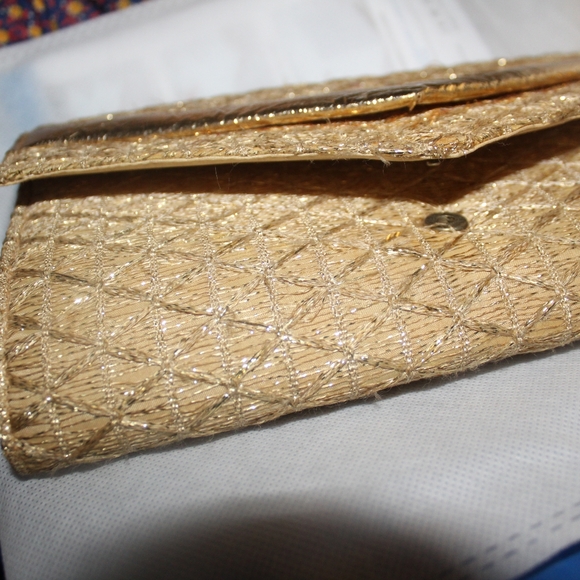 Beautiful Vintage Made in Hong Kong Metallic Gold Woven Chain Purse & wallet - Picture 9 of 15